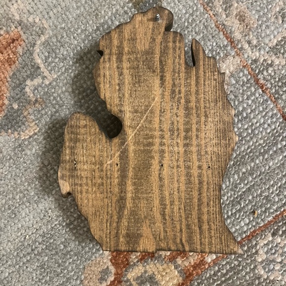 Handcrafted Stained Key Holder of Michigan. stained.4 hooks. Measures 9”x7”x3/4” - Picture 6 of 6